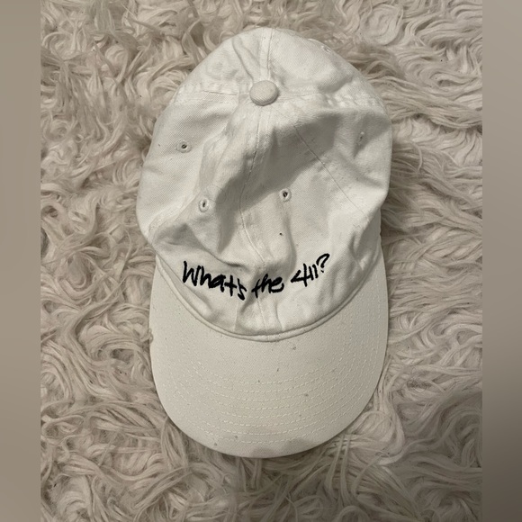 What’s the 411 Hat - Picture 1 of 3